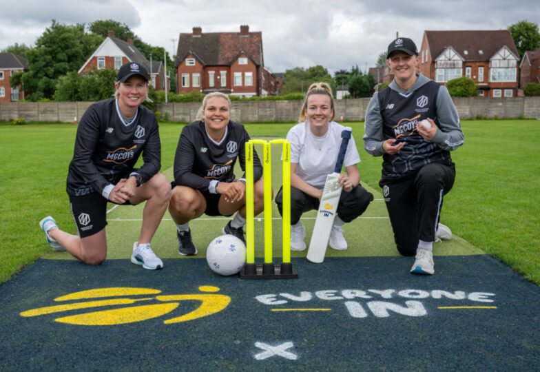 Lionesses star Lauren Hemp helps us inspire more people to give cricket a go